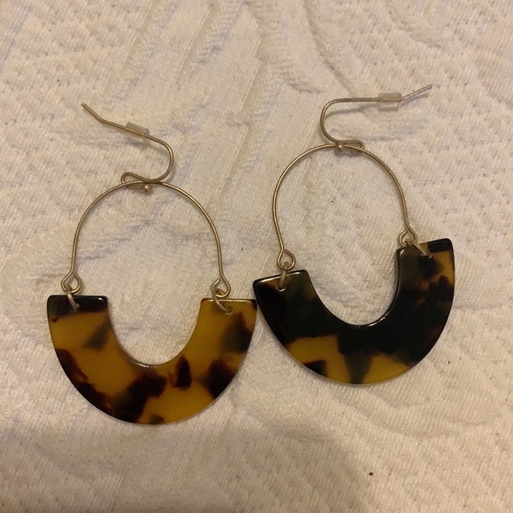 🐬Tortoise Shell Earrings - Picture 2 of 3